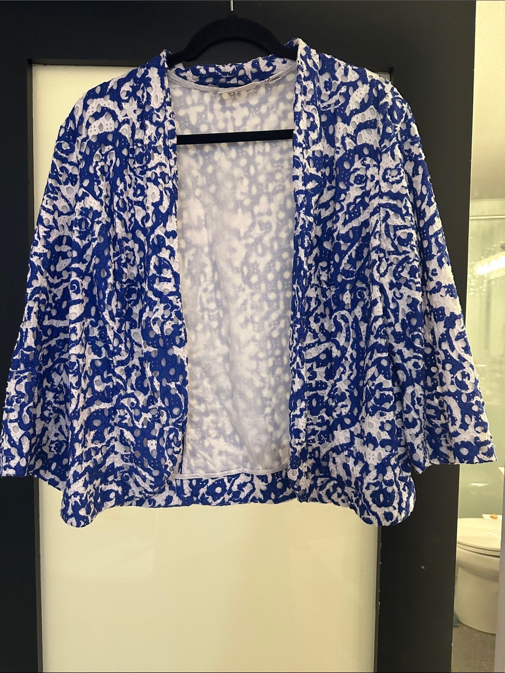 Vintage Chico’s Blue and White Open Front Patterned Jacket
